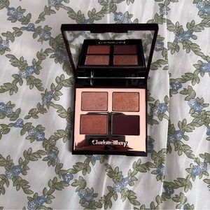 Charlotte tilbury queen of glow eyeshadow palette